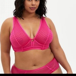 New torrid hot pink bra and panty set